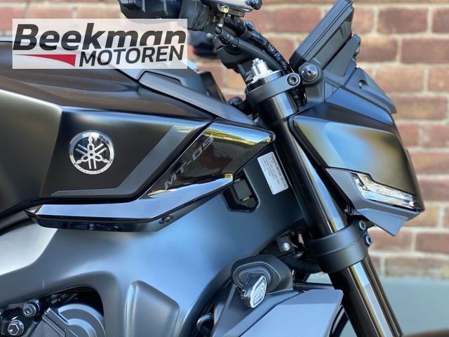 yamaha - mt-09-y-amt