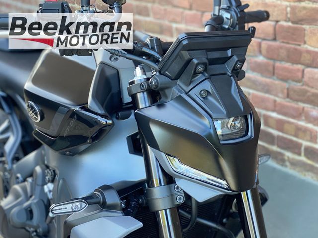 yamaha - mt-09-y-amt