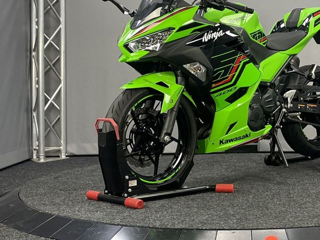 kawasaki - ninja-400