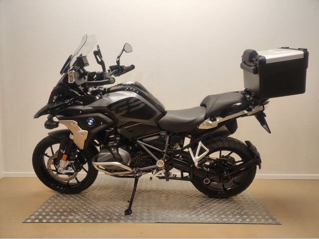 bmw - r-1250-gs-triple-black