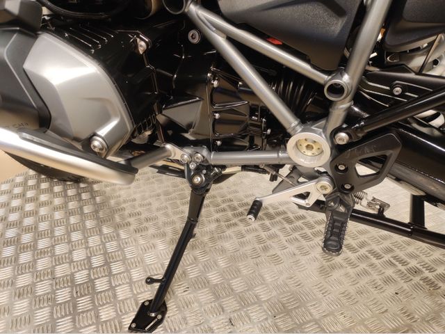 bmw - r-1250-gs-triple-black