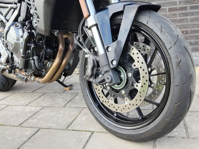 suzuki - gsx-8s