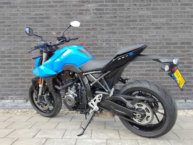 suzuki - gsx-8s