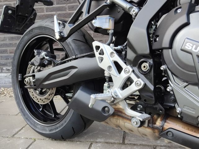 suzuki - gsx-8s