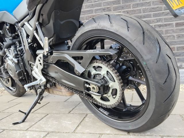 suzuki - gsx-8s