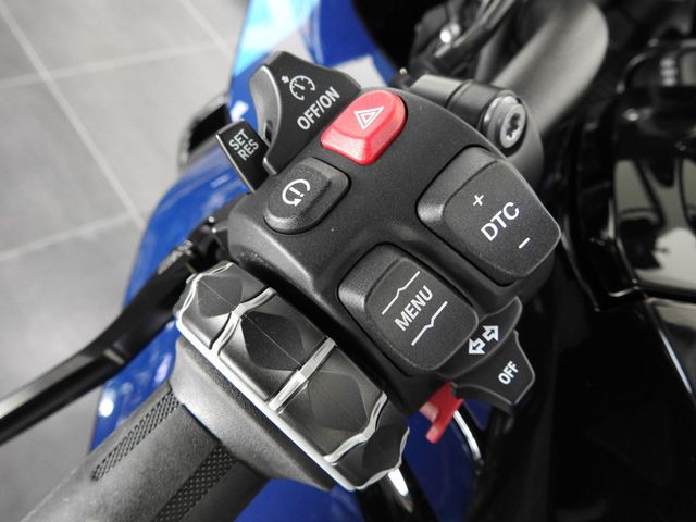 bmw - m-1000-xr