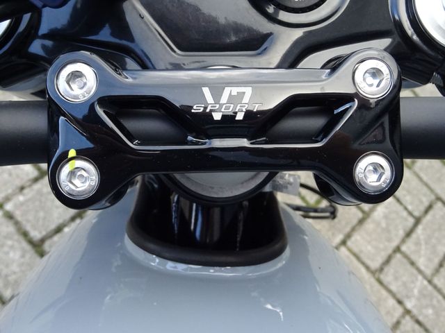 moto-guzzi - v-7-sport