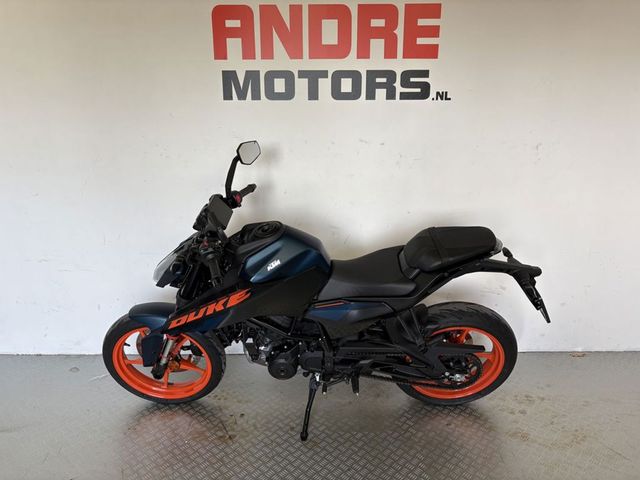 ktm - 125-duke