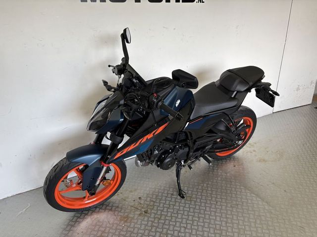 ktm - 125-duke