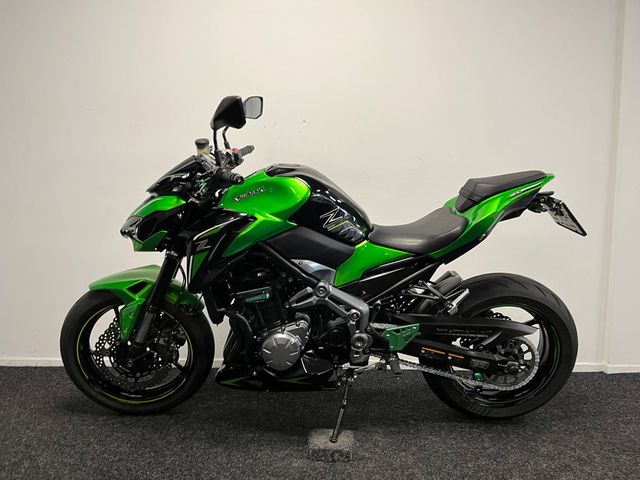 kawasaki - z900
