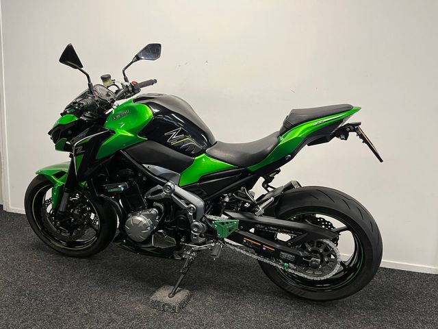 kawasaki - z900