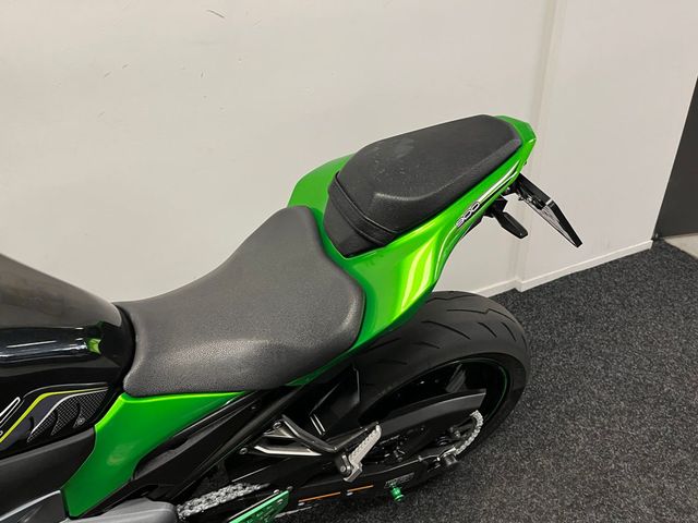 kawasaki - z900