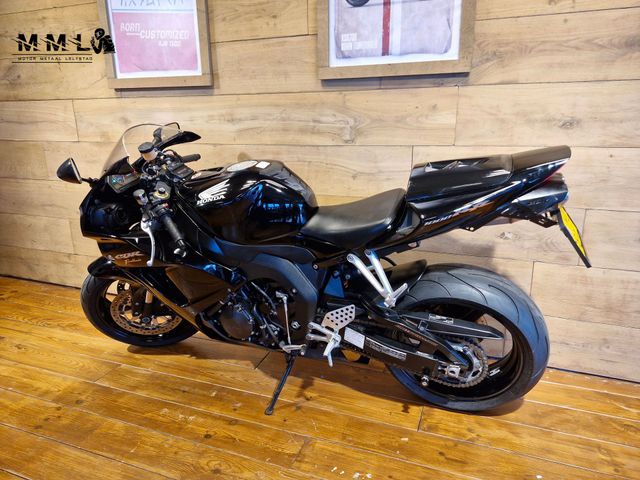 honda - cbr-1000-rr-fireblade