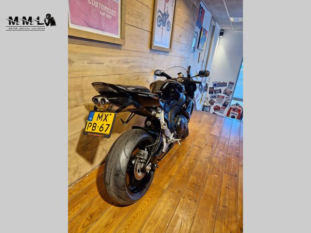 honda - cbr-1000-rr-fireblade