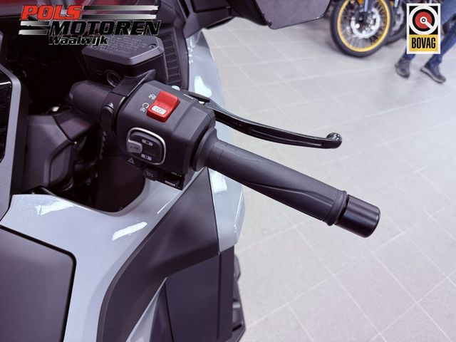 honda - gl-1800-goldwing-tour-dct