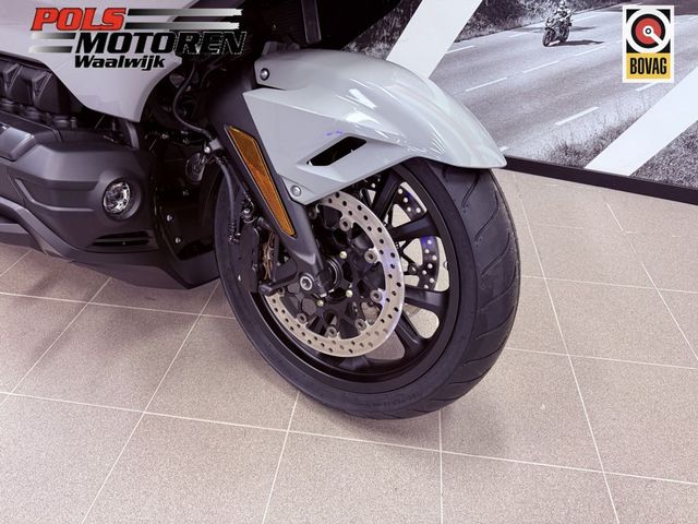honda - gl-1800-goldwing-tour-dct