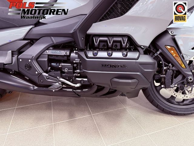 honda - gl-1800-goldwing-tour-dct