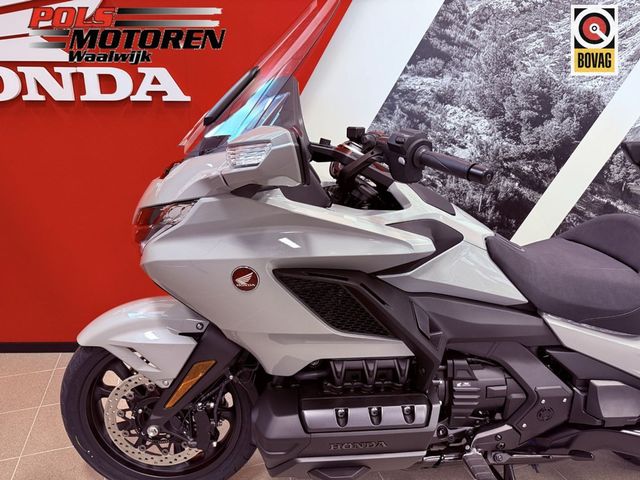 honda - gl-1800-goldwing-tour-dct
