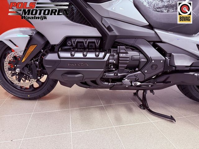 honda - gl-1800-goldwing-tour-dct
