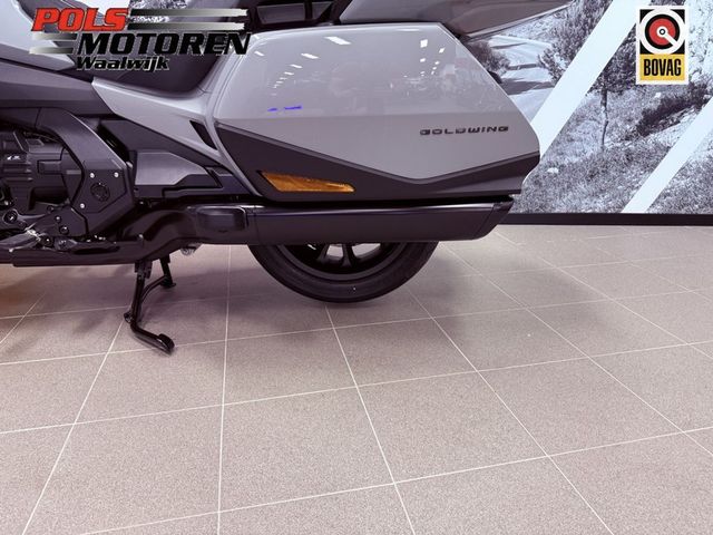honda - gl-1800-goldwing-tour-dct
