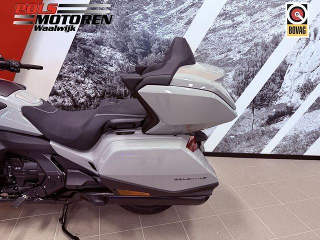 honda - gl-1800-goldwing-tour-dct