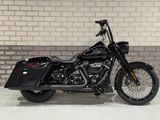 HARLEY-DAVIDSON ROADKING SPECIAL 114