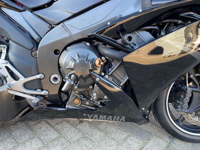 yamaha - yzf-r1
