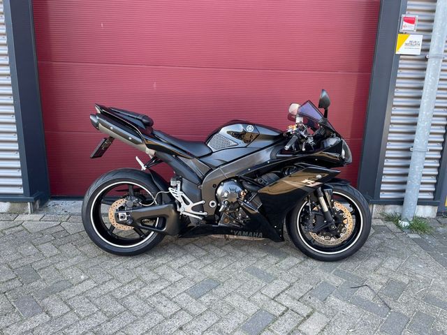 yamaha - yzf-r1