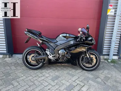 YAMAHA YZF R1 – foto 4