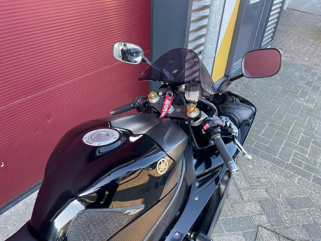 yamaha - yzf-r1
