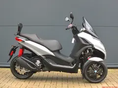 Piaggio MP3 300 HPE 2021 occasion – foto 2 van 19