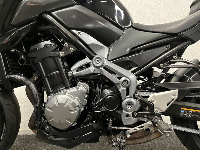 kawasaki - z900