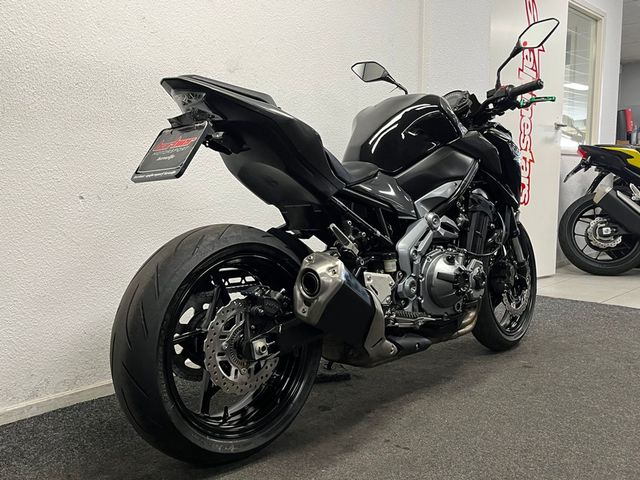 kawasaki - z900