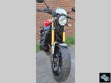 YAMAHA XSR 900
