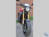 YAMAHA XSR 900
