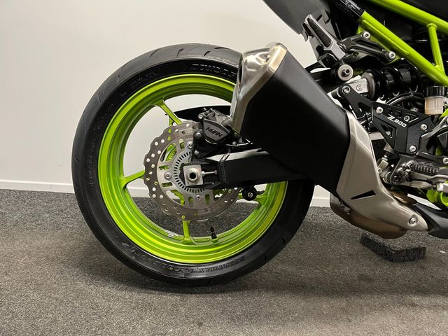 kawasaki - z900