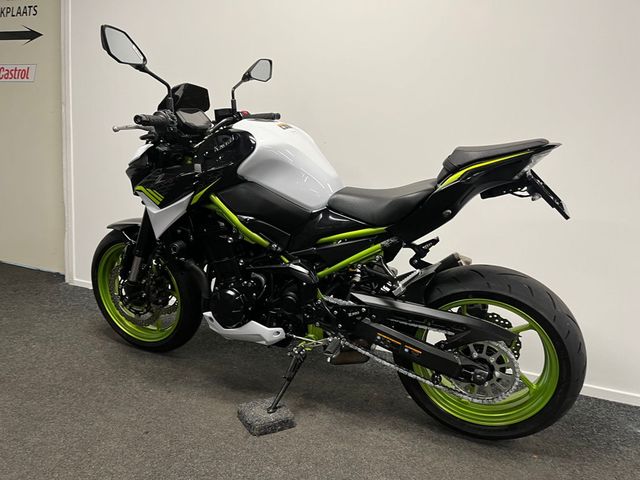 kawasaki - z900
