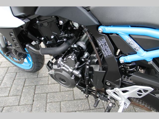 suzuki - gsx-8s