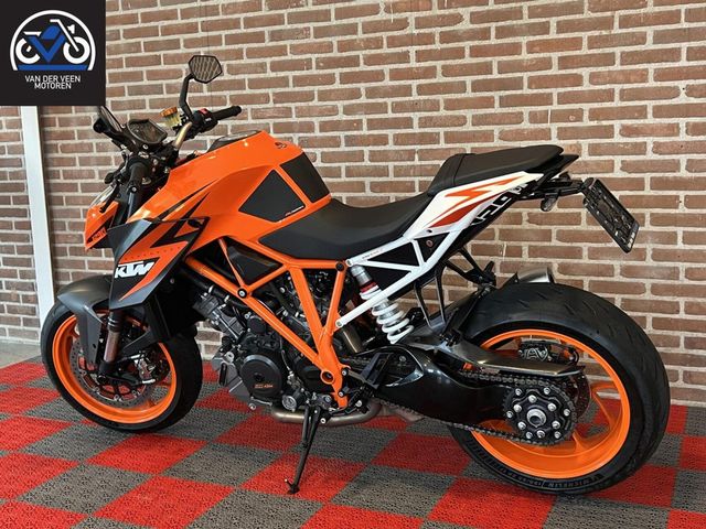 ktm - 1290-super-duke-r
