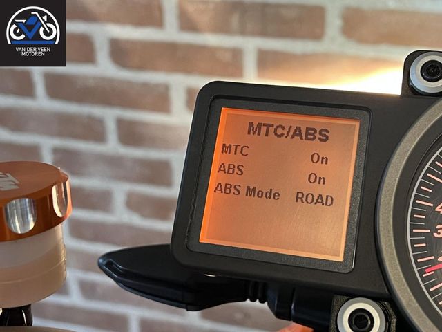 ktm - 1290-super-duke-r