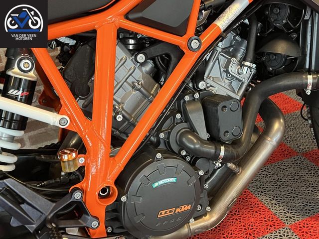 ktm - 1290-super-duke-r