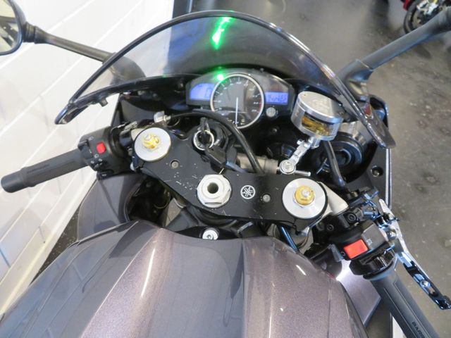 yamaha - yzf-r1