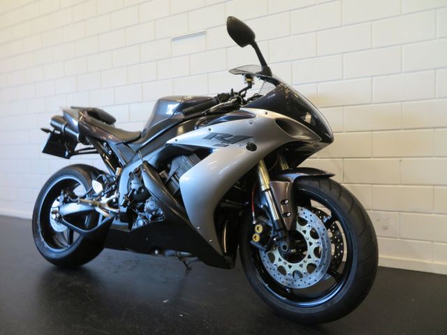 yamaha - yzf-r1