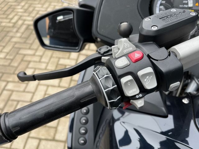 bmw - r-1250-rt