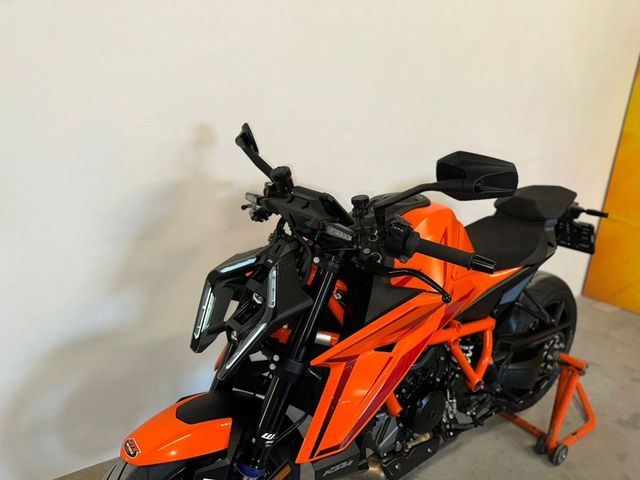 ktm - 1390-super-duke-r-evo