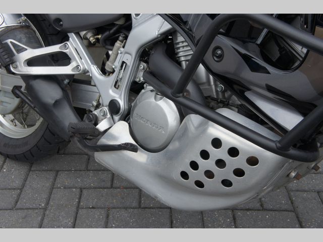 honda - xrv-750-africa-twin