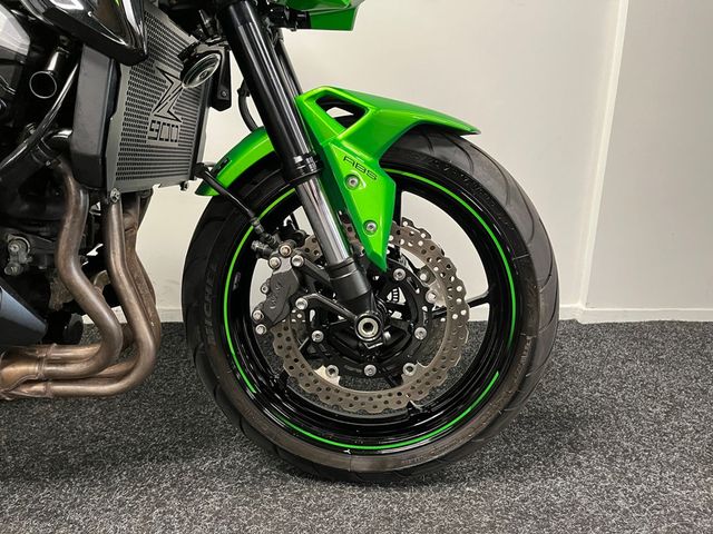 kawasaki - z900
