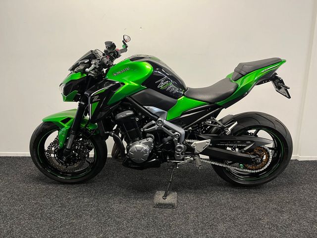 kawasaki - z900