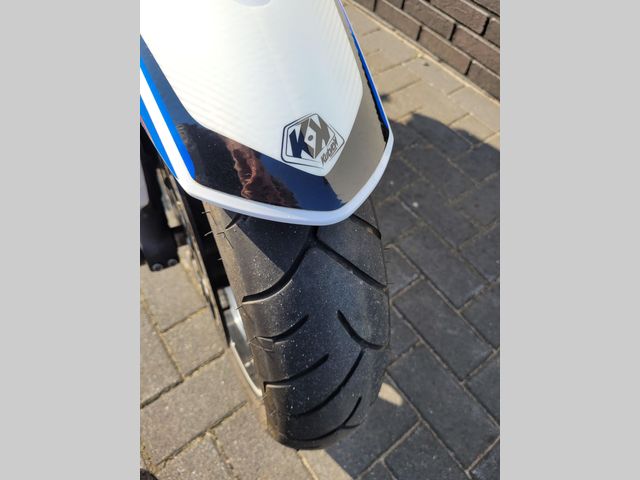 suzuki - gsr-750