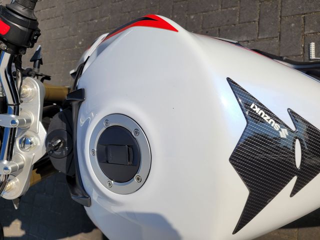 suzuki - gsr-750